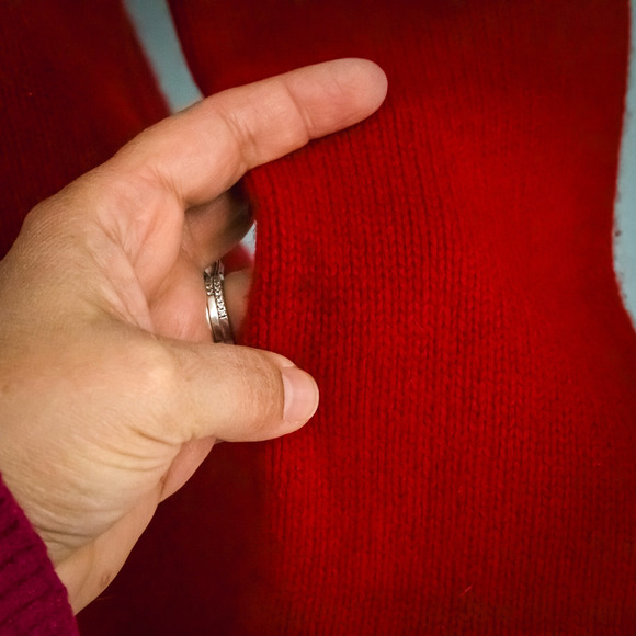 White + Warren Size Small S Red V Neck Button Cashmere Cardigan Sweater - Picture 2 of 6